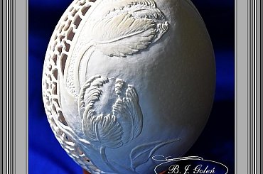 Pisanka-Tulipany- rzeźba na strusim jajku- BogAżurowa pisanka. Gęsia wydmuszka. #ażurowa pisanka #pisanki #wielkanoc #gęsiejajo #jajka #wydmuszki #pisanka #ażurek #koronkowe#Goleń #