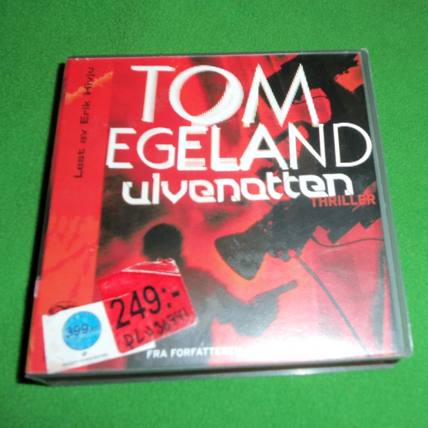 Audiobook - Tom Egeland - Ulvenatten oryginalnie składał się z 10 płyt, ale brakuje płyty 3 i 4. Są trochę porysowane, ale działają. Łącznie ok. 10 godzin nagrań. 10 zł