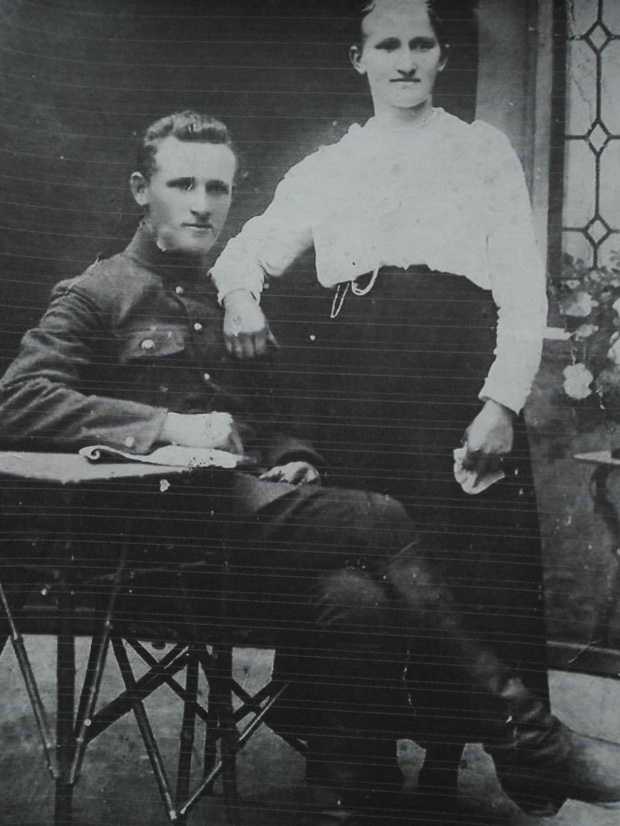 portret - żołnierz i jego małżonka