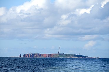 wyspa Helgoland widziana ze statku #morze #polnocne #wyspa #Helgoland #alicjaszrednicka