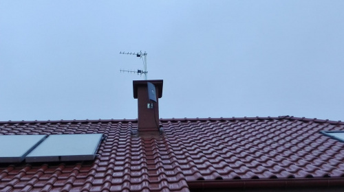 Installing 2 LTE ATK-10 Antennas on Metal Tube: Optimal Distance, Orientation & B315 Router Setup